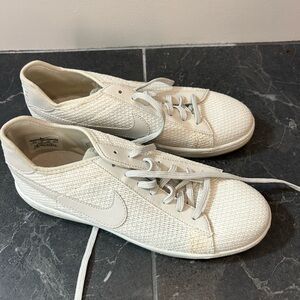 Nike Women's Cream Sneakers